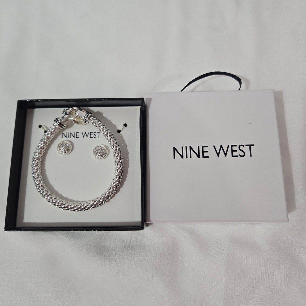 Nine West Silver Tone Pave Crystal Popcorn Bracelet‎ and Stud Earring Set